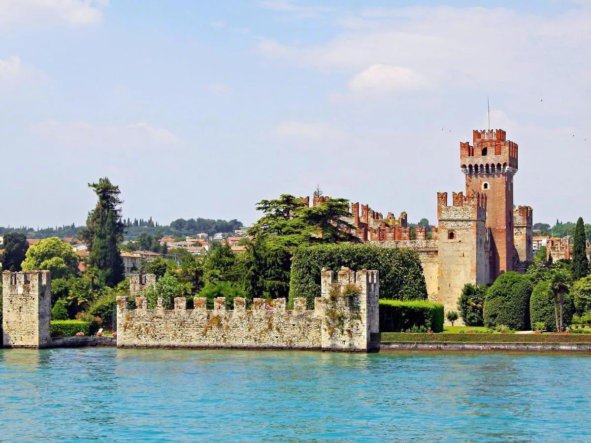 Holiday Home With Nicely Decorated Interior Near Lake Garda Lazise