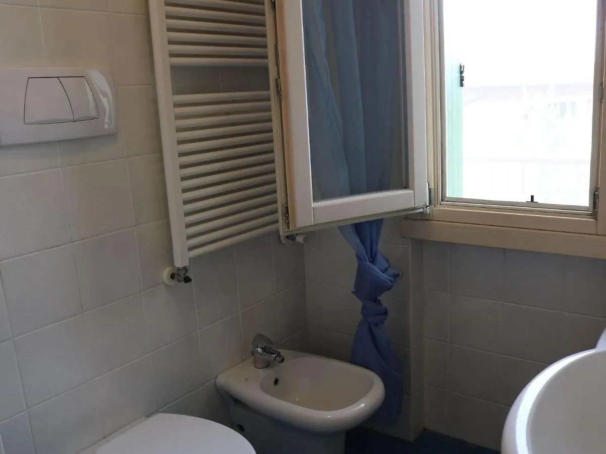 Holiday Home With Nicely Decorated Interior Near Lake Garda Lazise