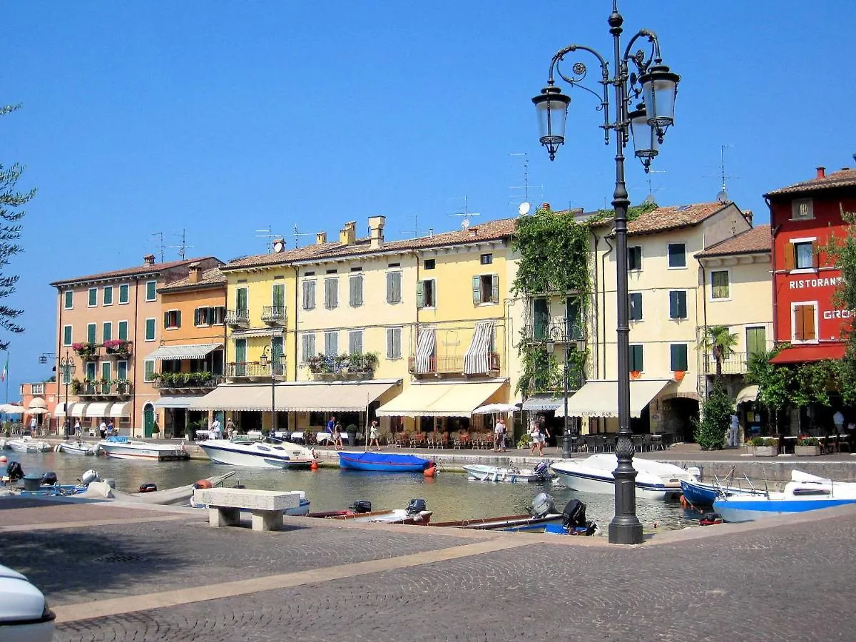 Holiday Home With Nicely Decorated Interior Near Lake Garda Lazise