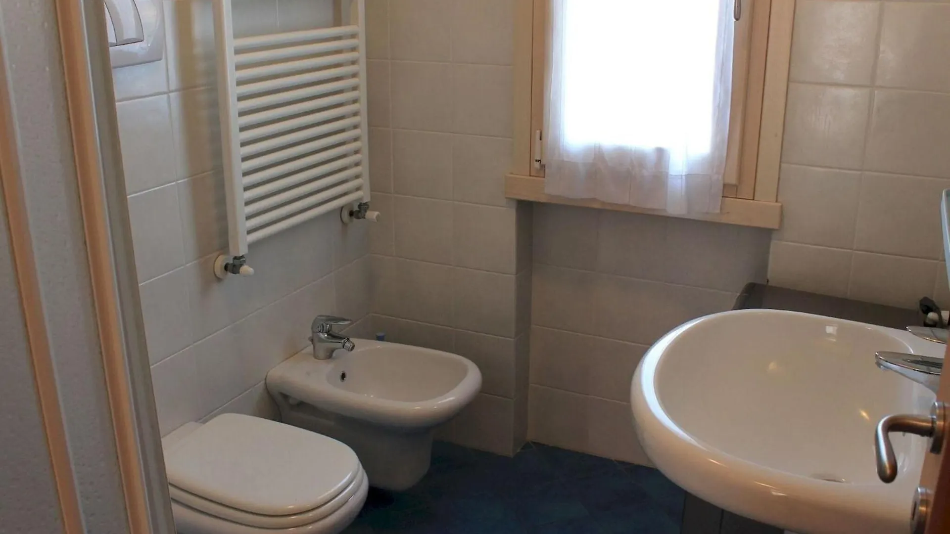 Holiday Home With Nicely Decorated Interior Near Lake Garda Lazise