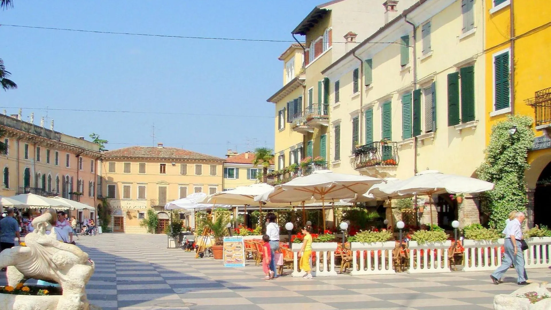 Holiday Home With Nicely Decorated Interior Near Lake Garda Lazise