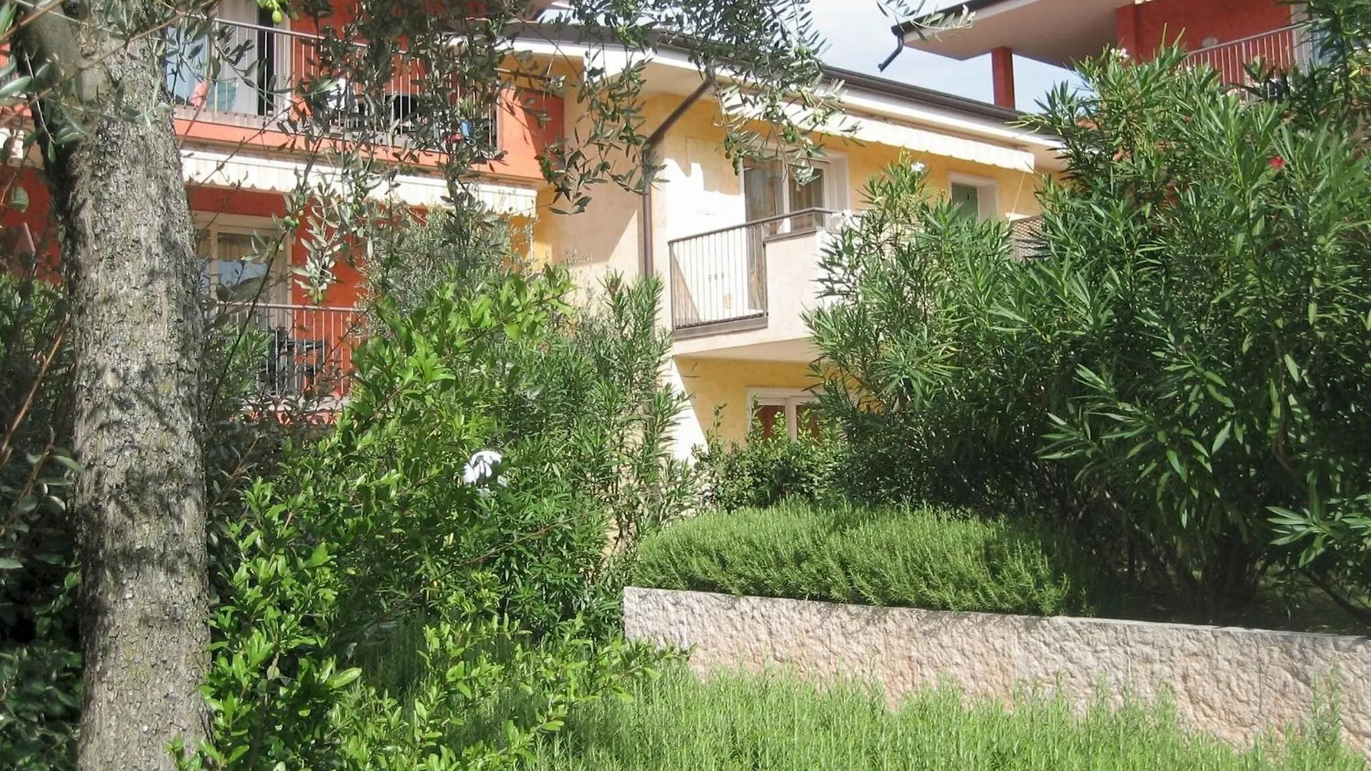 Holiday Home With Nicely Decorated Interior Near Lake Garda Lazise