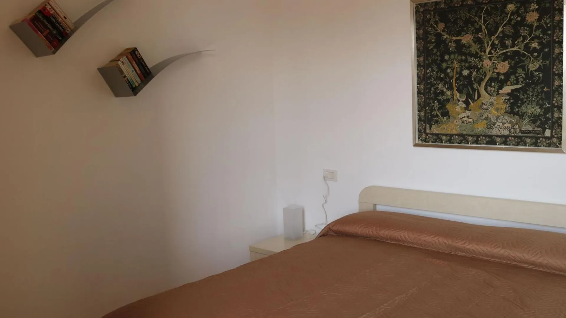 Holiday Home With Nicely Decorated Interior Near Lake Garda Lazise