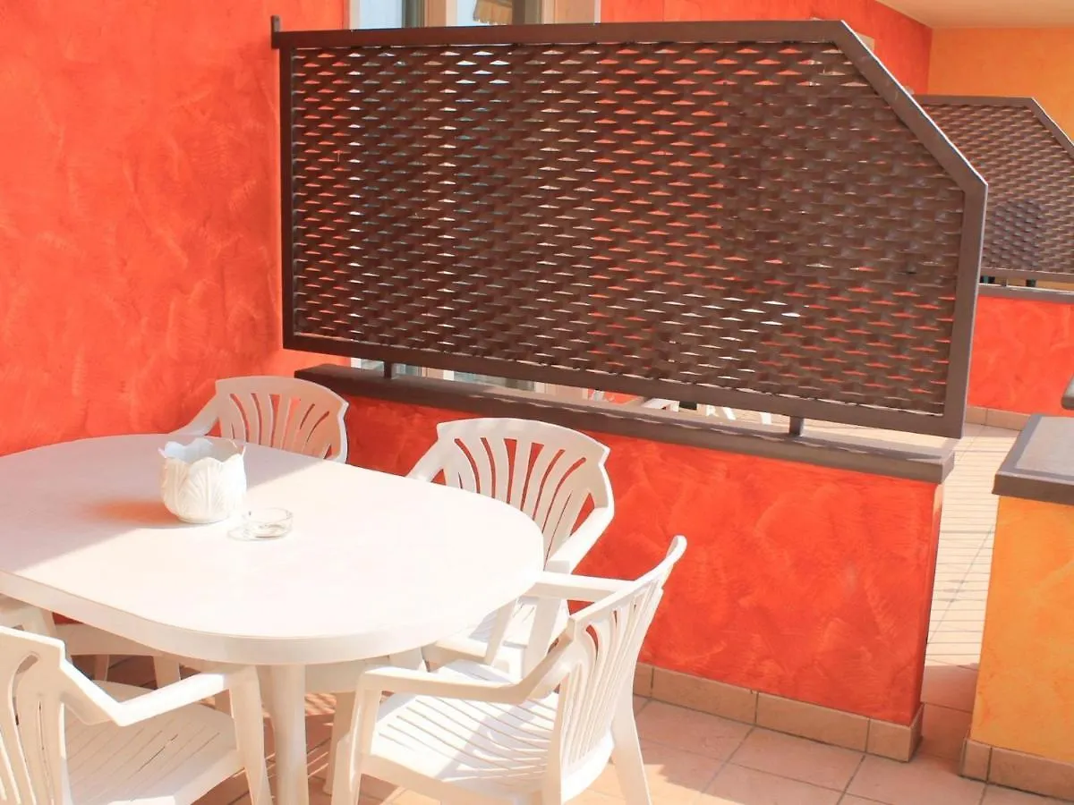Holiday Home With Nicely Decorated Interior Near Lake Garda Lazise
