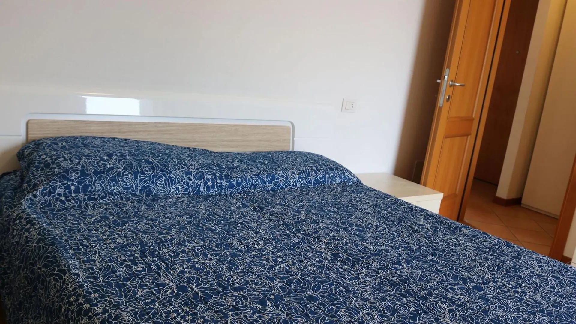 Holiday Home With Nicely Decorated Interior Near Lake Garda Lazise 0*,